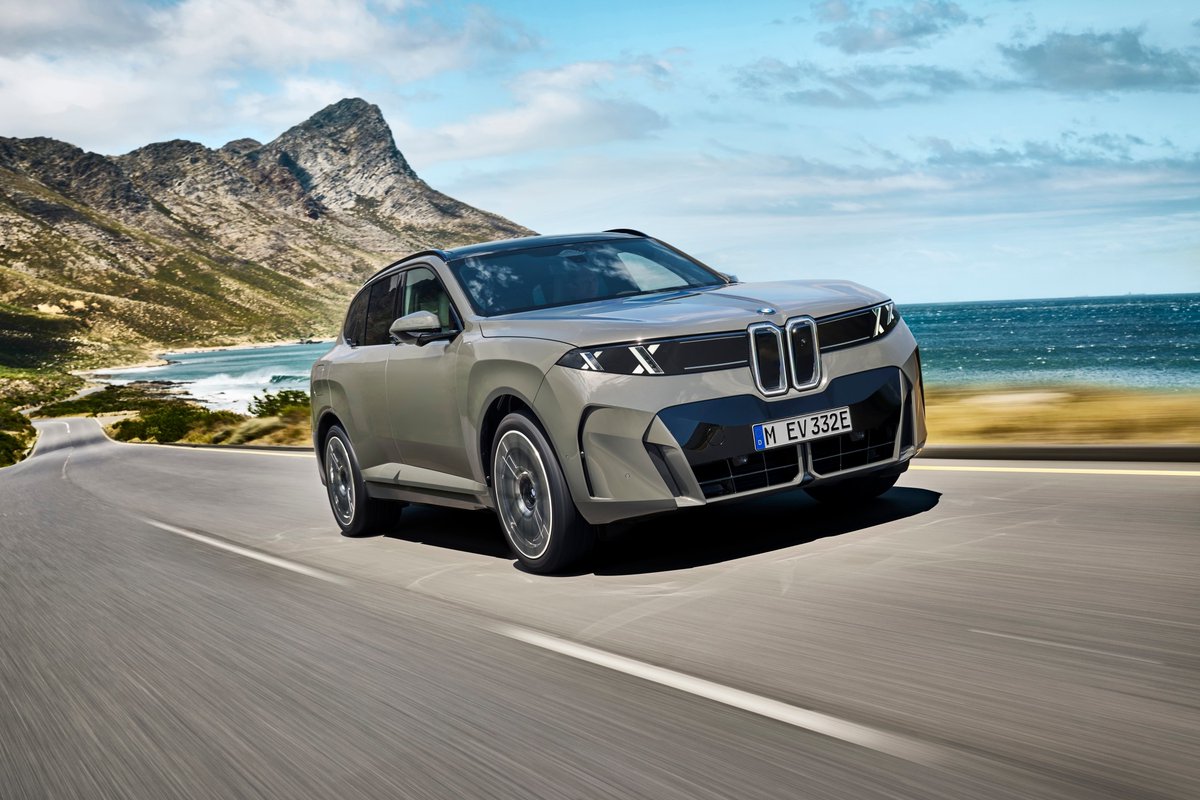Razvan_Filip's tweet photo. Noul BMW X5 https://t.co/sEfGUJyhPa https://t.co/hyAWdQzu6P