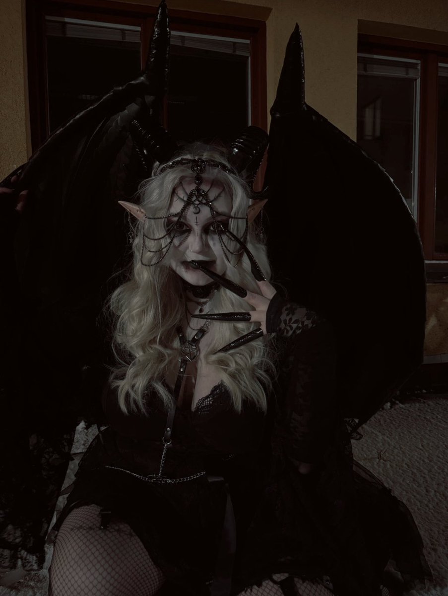 jellojoyfull's tweet photo. Halloween 2024
Ah I loved this look so much

#demon #succubus #cosplay #cosplayer #cosplays https://t.co/WSf9TIGXrT