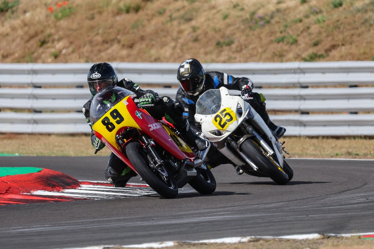Brands_Hatch's tweet photo. You only have until 4pm TODAY to book discounted tickets for the CRMC Brands Hatch Centenary Meeting this weekend (4/5 July) 🏁

After that time, tickets will only be available at full price on the gate 🎟️ Remember, under 13s go FREE

🔗 Book here: https://t.co/ktnoDdSZqT https://t.co/wyKm7UvH3u
