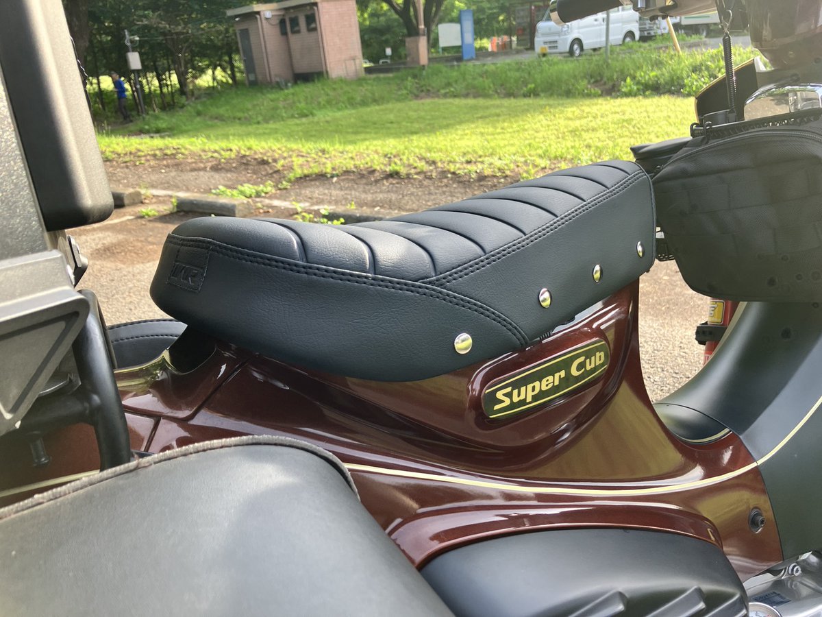 TWINTRADE2's tweet photo. お客様よりレビューをいただきました✨

「柔らかく滑らなくて座りやすいシートで満足です。」

スーパーカブ C125��
リベット付きタックロールローダウンシート🏍️

お写真・レビューありがとうございます😊
#スーパーカブC125 #カブカスタム #TWR

▼ 商品ページはこちら
https://t.co/yrup9V6aWo https://t.co/vXvncZ3txo