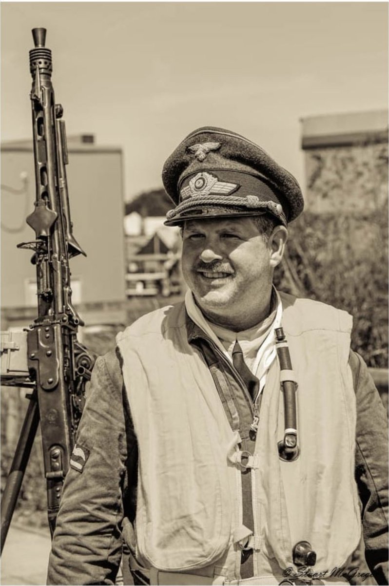 JasonJo16253734's tweet photo. Taken at the Headcorn Airshow last weekend , my Luftwaffe pilots impression.
🚫 Reenacter 🚫
🚫 NON POLITICAL 🚫
#Reenacter #headcornairshow #lashdenairwarfaremuseum #WW2 #reenactmentphotography #reenactmentww2 https://t.co/hJihuLeO8x