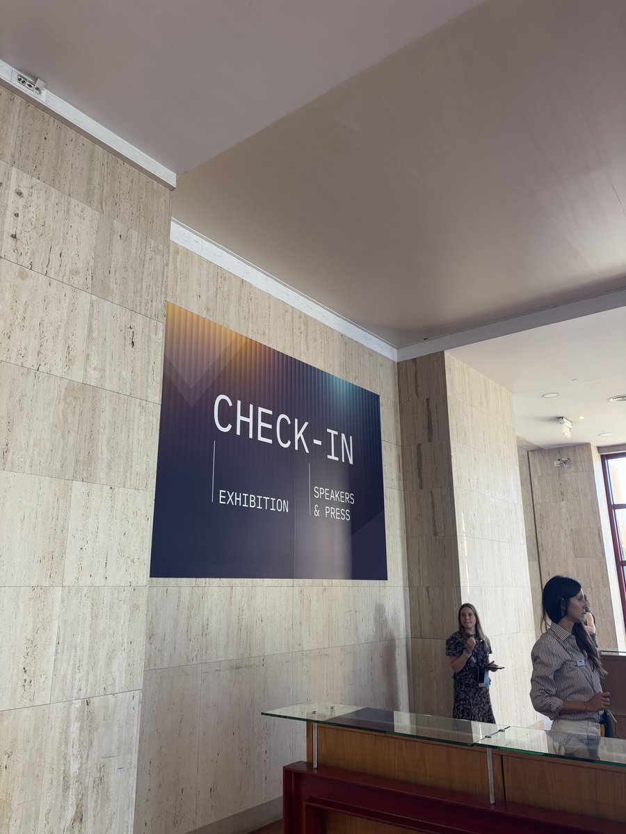 mkdirecto's tweet photo. ¡Arranca #QSPSummit! 🚀
🇵🇹 Estamos en Oporto y durante toda la jornada compartiremos las claves y momentos más destacados del evento. https://t.co/2vy1vqEFTK