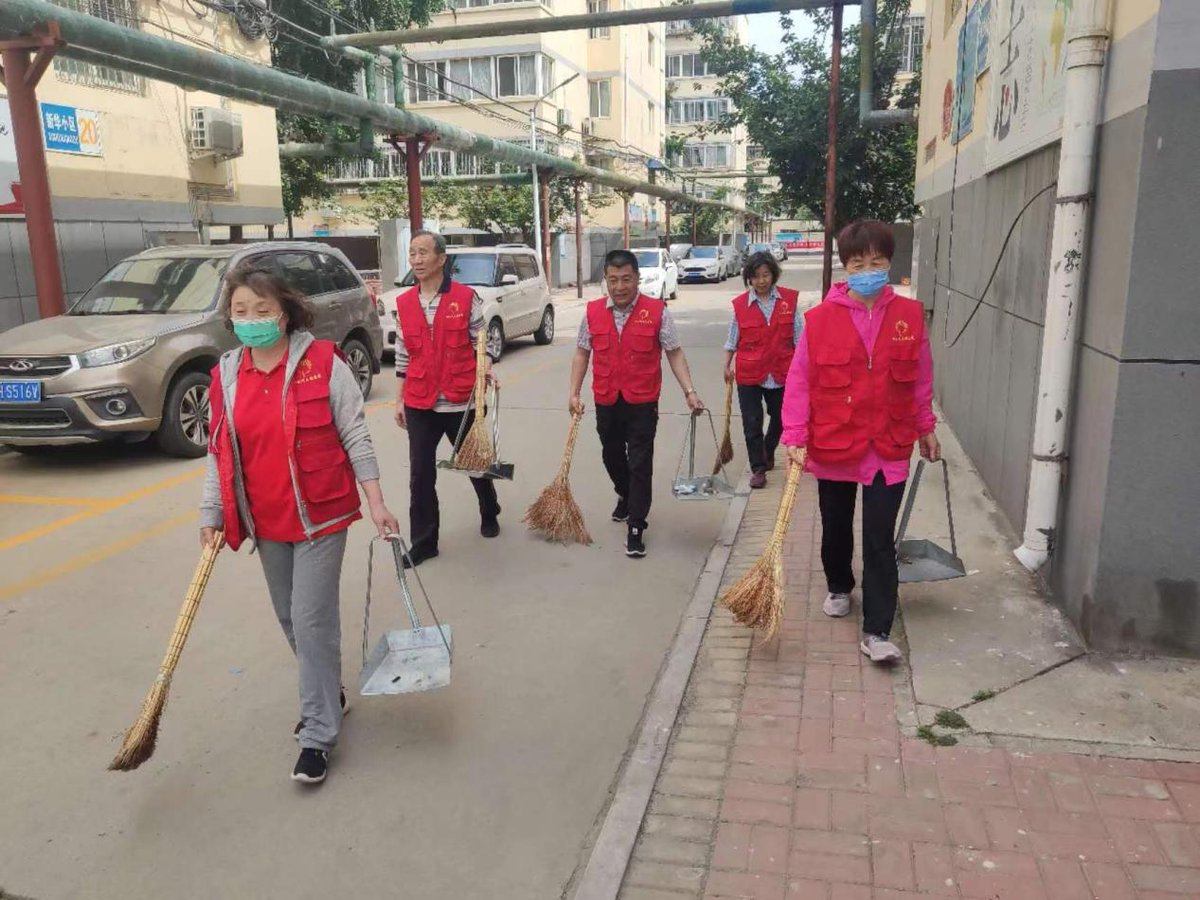 TheCockroachVR's tweet photo. Join our neighborhood garden tidy-up this Saturday 9 AM! Gloves u0026 bags provided. Meet at Maple Park entrance. All locals welcome! https://t.co/8qnqtU9caH
