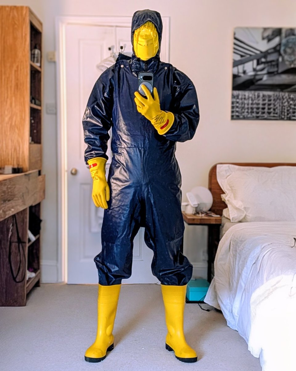 kept_wipeclean's tweet photo. Probably my favourite colour combo. Especially when accented by uncontrollable drooling https://t.co/f6bsIVBp9J