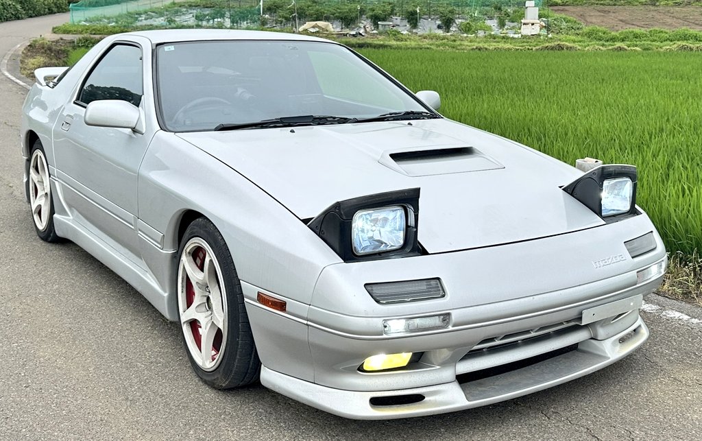 fdfcjc0219's tweet photo. FC3S 後期　平成３年車になります。
程度は極上です。
距離は20万2千キロになります。
不具合は特にありません。
走る、曲がる、止まるも問題ありません。
現状販売か、整備と予備検査しての販売かどちらか選べます。
興味ある方はDMください。 https://t.co/R5FuD4s4io