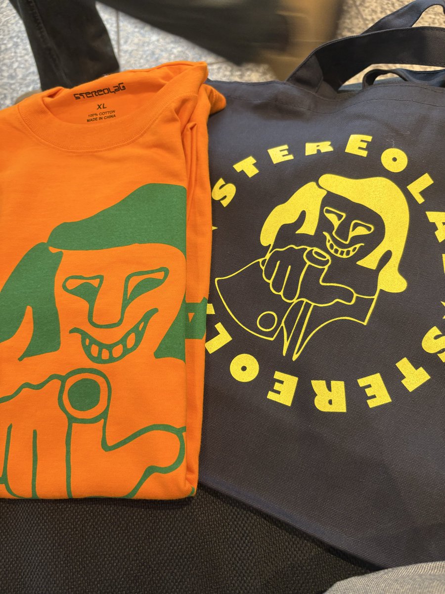 hosopy_dx's tweet photo. 戦利品！
#stereolab
#ステレオラブ
#神田スクエアホール
#kandasquarehall https://t.co/zVYQMIvUmx