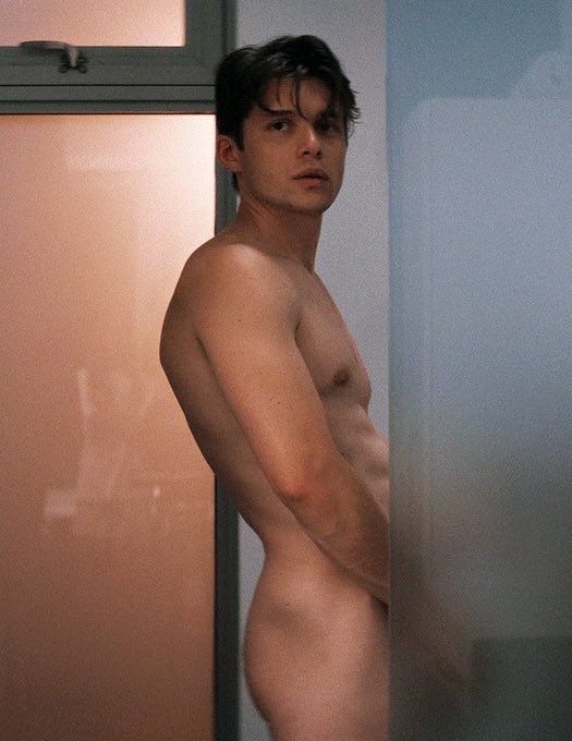 FitFamousMales's tweet photo. Nick Robinson 😍🍑 https://t.co/e1dhfU2HLV