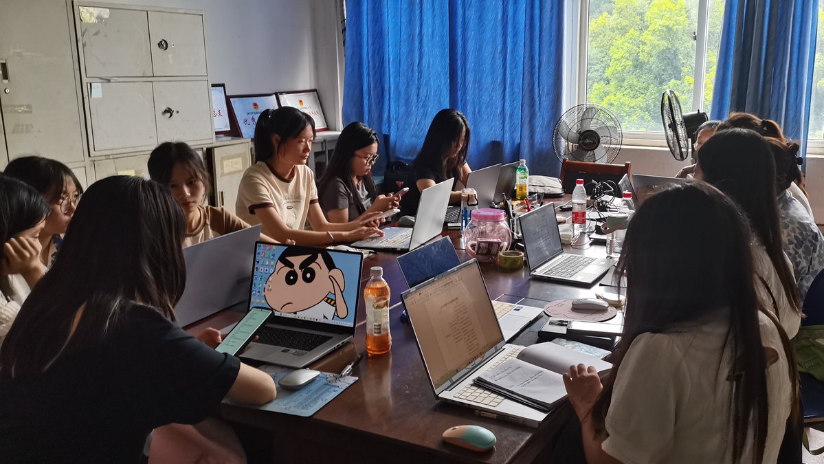 AlexChino76's tweet photo. Just wrapped up a fantastic 2-hour workshop on digital storytelling for small business owners! Learned actionable tips to boost brand engagement and networked with amazing peers. Grateful for the insights—looking forward to applying what I took away! https://t.co/TcO84cq9g8