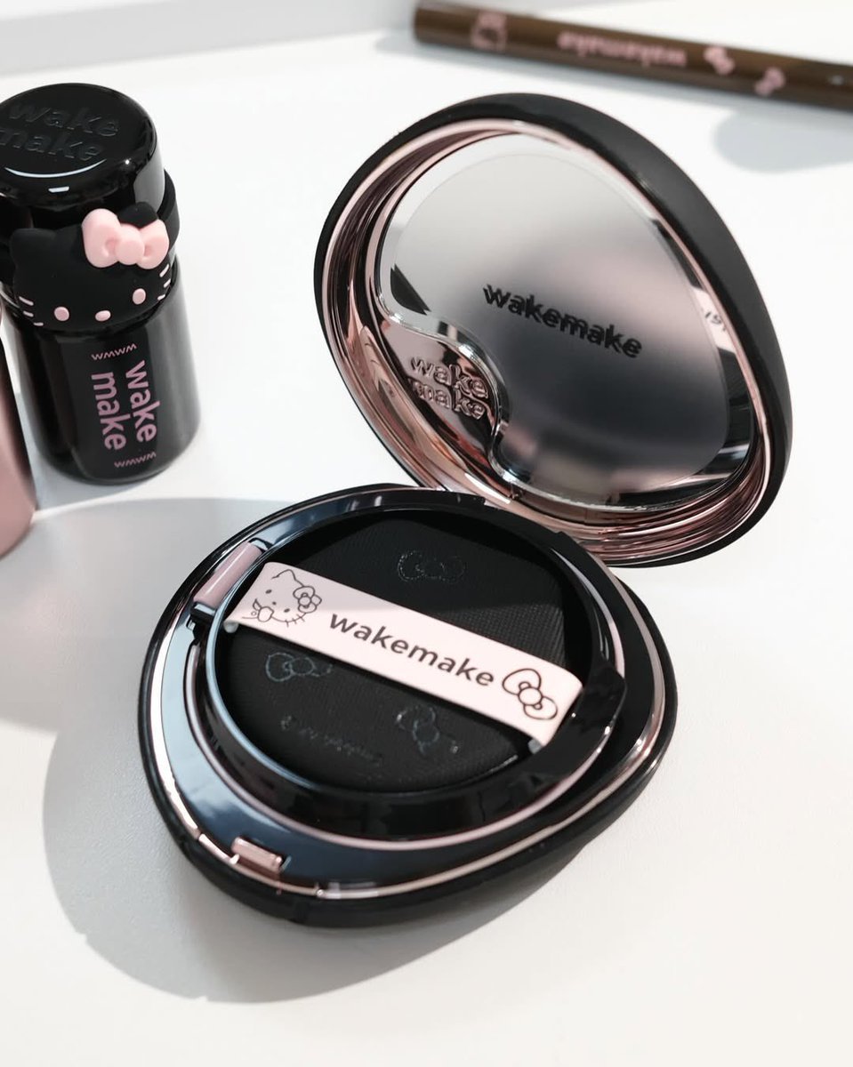 leafeyestore's tweet photo. ( เปิดพรี ) Wakemake x Hello Kitty 🐈🐈‍⬛💖
Water Glow Coating Balm ไม่มีรีฟีล สี 0.5,03 แบรนด์เคลียร์สต้อกลด 51% ตลับละ 430.- 

꒰ #พรีออเดอร์เกาหลี #ตลาดนัดSanrio ꒱ https://t.co/TGb6E2wKO3