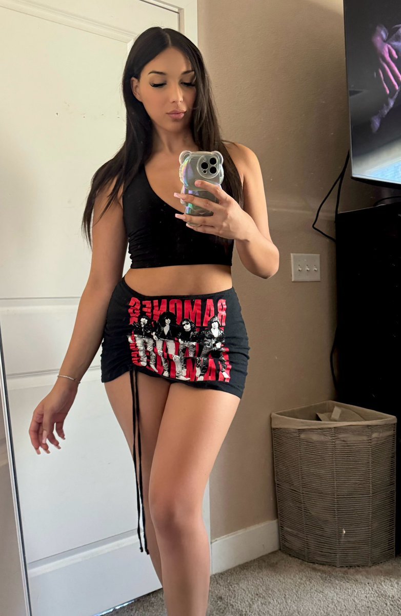 tslauravincent's tweet photo. I'm such a beauty 🥺🤭 OMG😍 https://t.co/NY6wujG9WA