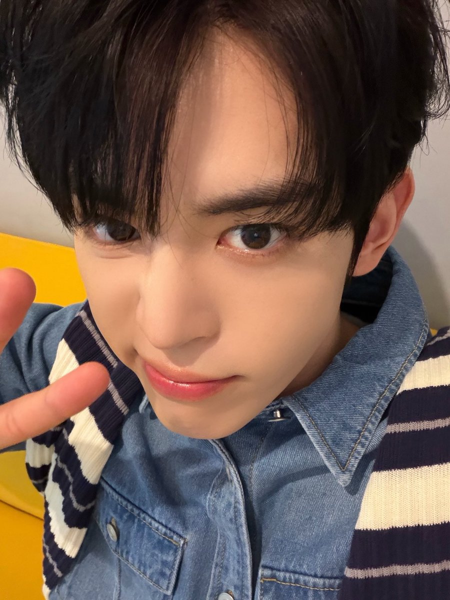 BINI_135's tweet photo. #김현빈 얼빡에 찡긋 개졸귀인 거 알지😆 https://t.co/L0t18zmRCU