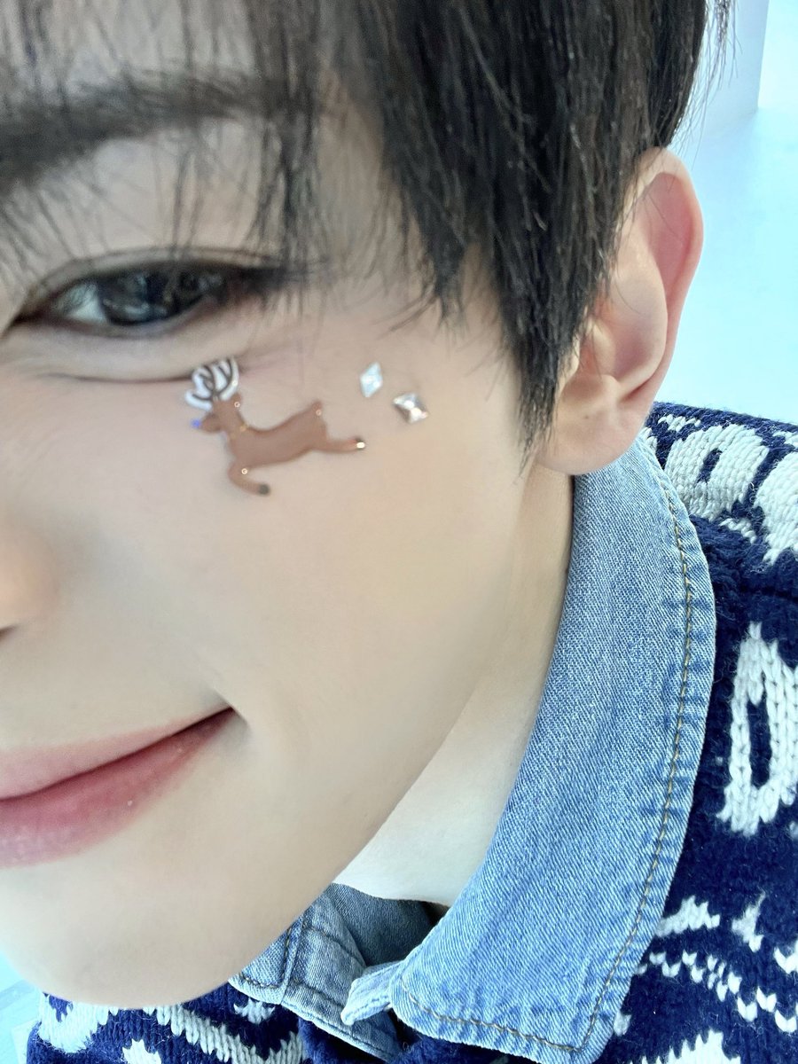 BINI_135's tweet photo. #김현빈 얼빡에 찡긋 개졸귀인 거 알지😆 https://t.co/L0t18zmRCU