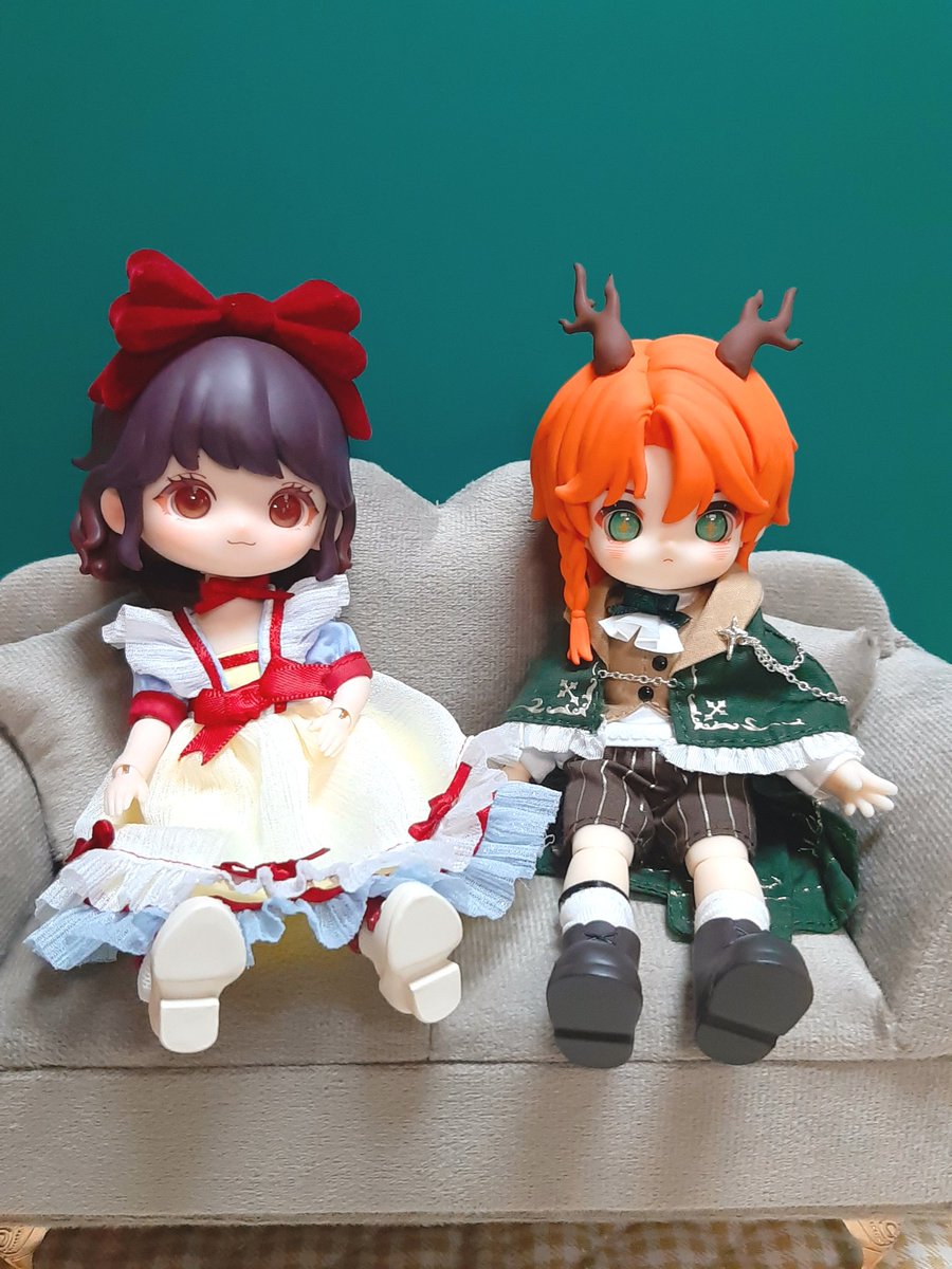 7hinase's tweet photo. 今日届いたお迎えの子その①
NAGI 幻境録の鹿鳴🦌
白雪姫と同じタイミングでお迎え予定だったんだけど、トラブルがあって今回に。
2人並べたら可愛すぎた🥰✨ https://t.co/GX6pEtdhMw