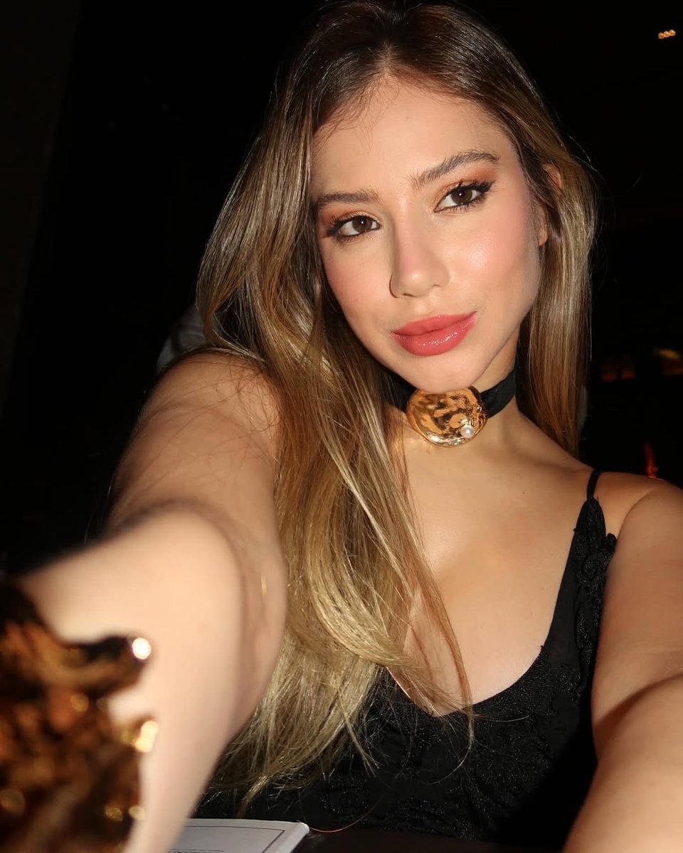 VictorialWozge's tweet photo. Hello everyone am new here can we be friend? Kindly send me direct message ❤️ https://t.co/2UK96IA66h
