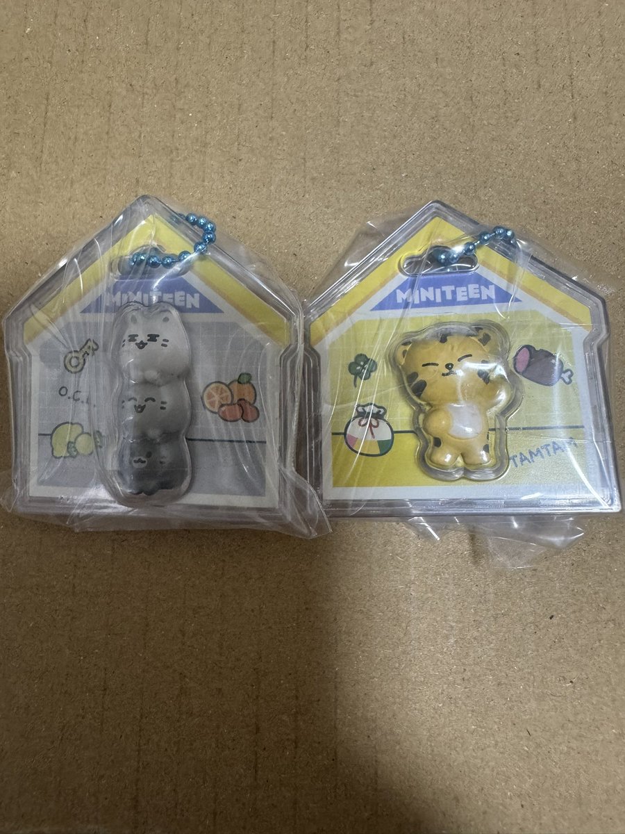 msvt_17o's tweet photo. SEVENTEEN セブチ MINITEEN ミニティーン パッケージチャーム&amp;グミ 交換

譲：ジュン　ホシ
求：ドギョム

7/6ポップアップ大阪or難波での交換のみ

手渡しのみでの交換で、探しております🙇 https://t.co/VMowYySK9R