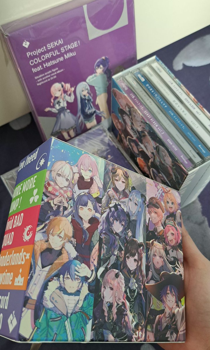 Kokol2220's tweet photo. 全部ニーゴ！💜 このCD用の箱好きなんだよな～また出てくれないかな？ https://t.co/jhVx3tNNhv