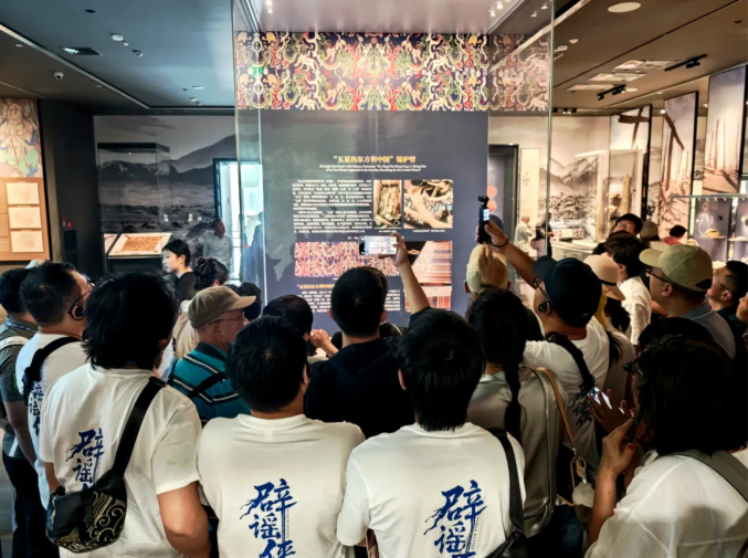 EmilyRomer74622's tweet photo. 求真之旅 | 行走的辟谣更有力量——“辟谣侠”跨越千里讲述真实中国 https://t.co/mT0jGdLOon