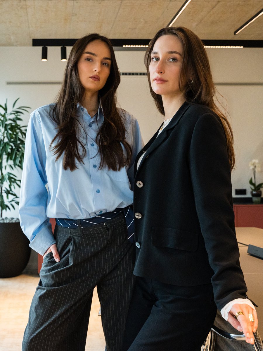 bookshootday's tweet photo. Seamlessly capturing your team’s spirit at your office space in 150+ cities.

📸 Book corporate headshots on https://t.co/qos9I8AF0n https://t.co/e1EzjvyGth