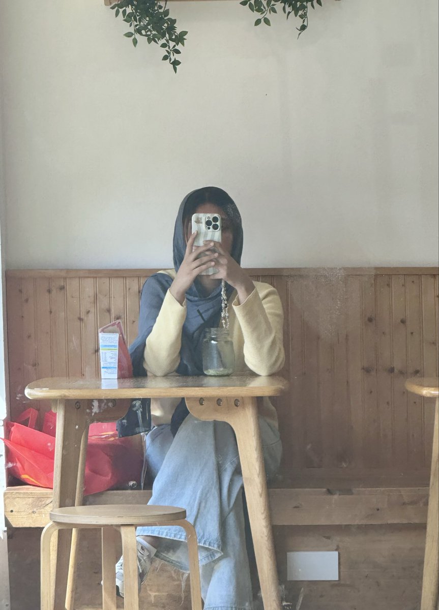 taemaisvu's tweet photo. happy july <3 https://t.co/lRJsho7m4U