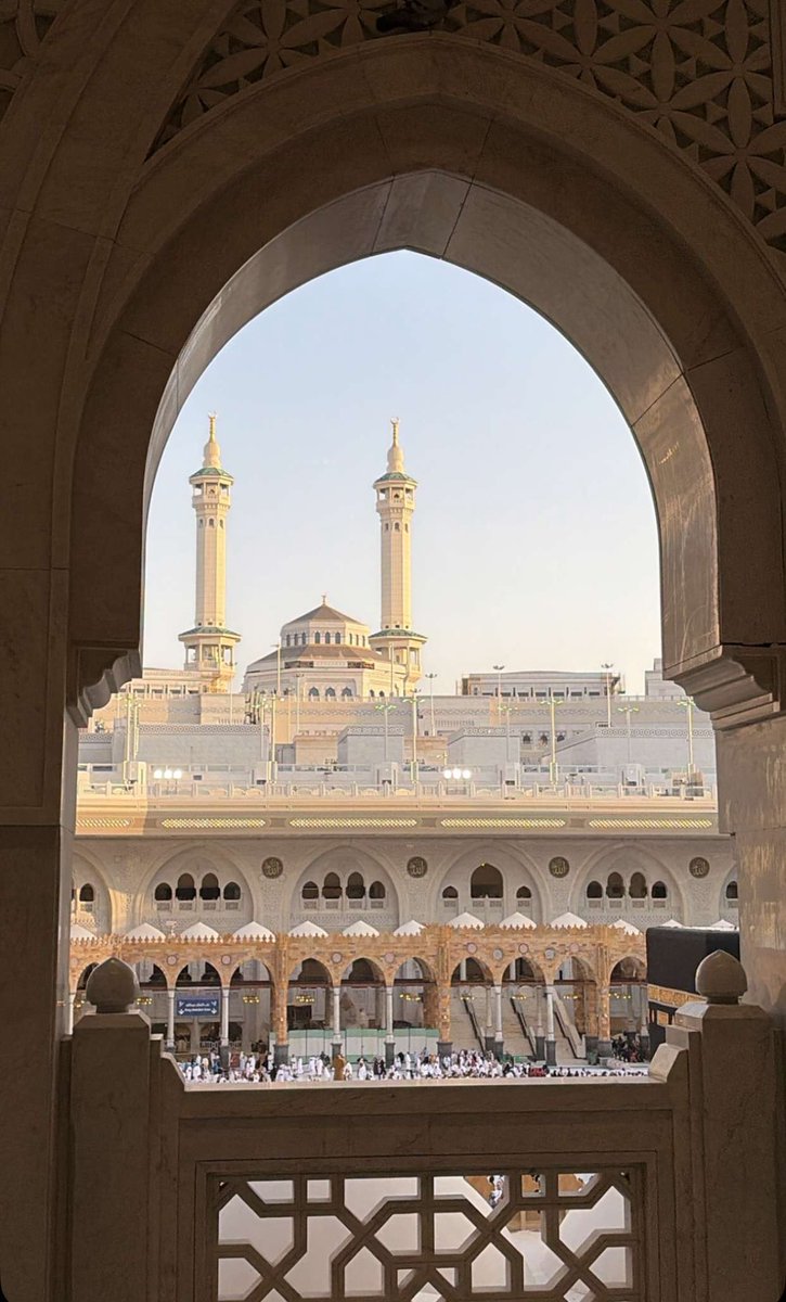 nooonh1199's tweet photo. إلهي كيف أدعوك وأنا أنا وكيف أقطّع رجائي منك وأنت أنت إلهي إن لم اسألك فتعطني فمن الذي أسأله فيعطيني وإن لم أدعك فتستجب لي فمن الذي أدعوه فيستجيب لي وإن لم أتضرع إليك فترحمني فمن الذي أتضرع إليه فيرحمني إلهي وكما فلقت البحر لموسي ونجيته من الغرق نجني مما أنا فيه من كرب بفرجٍ منك' https://t.co/fKTKoVruJo