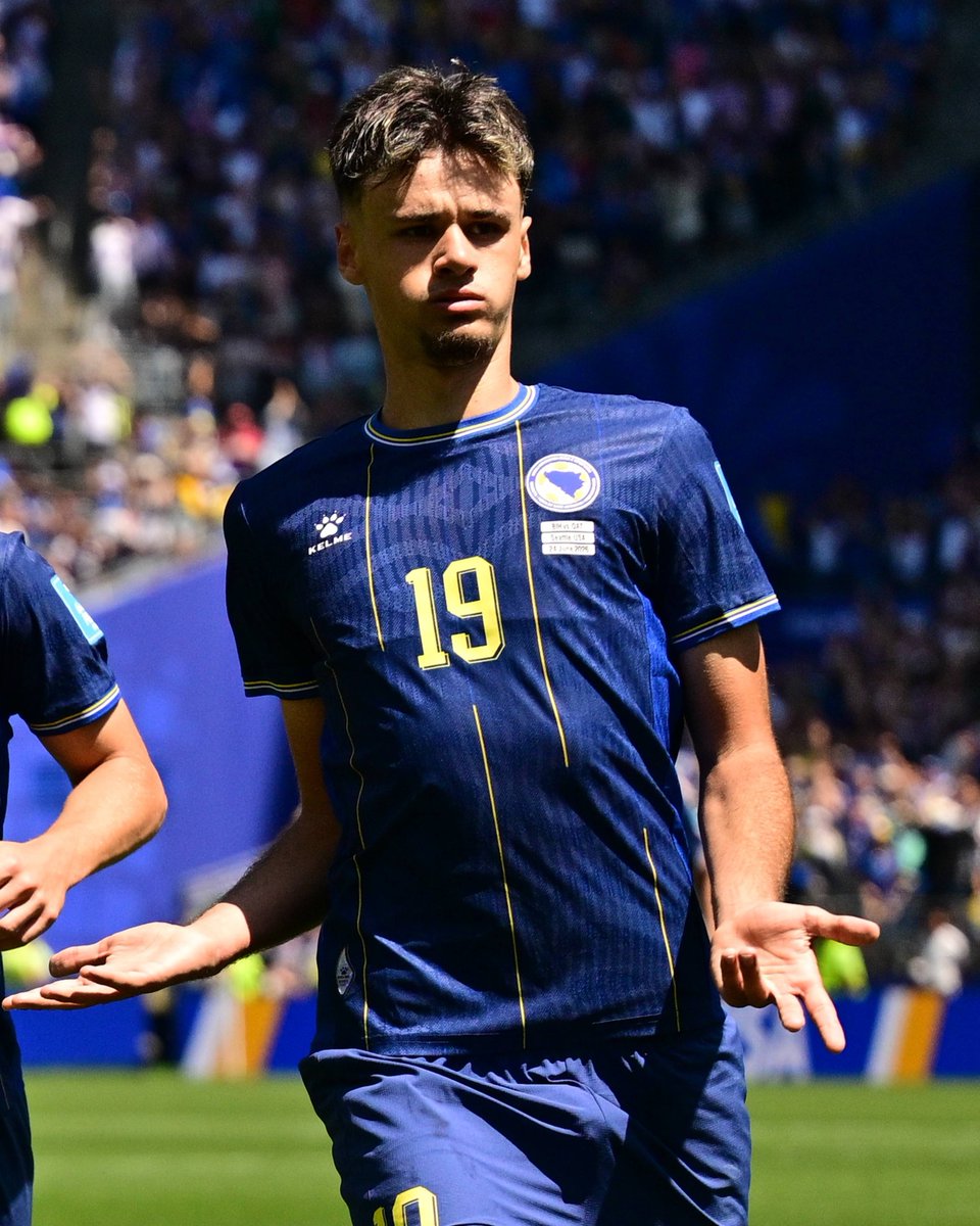 bayer04_en's tweet photo. 🇺🇸 @USMNT 🆚 @NFSBiH 🇧🇦

Good luck to Mailk and Kerim in the #FIFAWorldCup Round of 32 later! 👊 https://t.co/1DBMnbAFN4