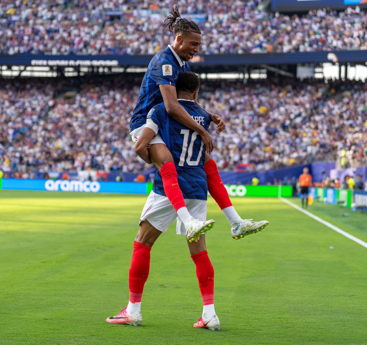 HQpcrt's tweet photo. Kylian Mbappé &amp; Michael Olise #FIFAWorldCup https://t.co/xjrgdWki0u