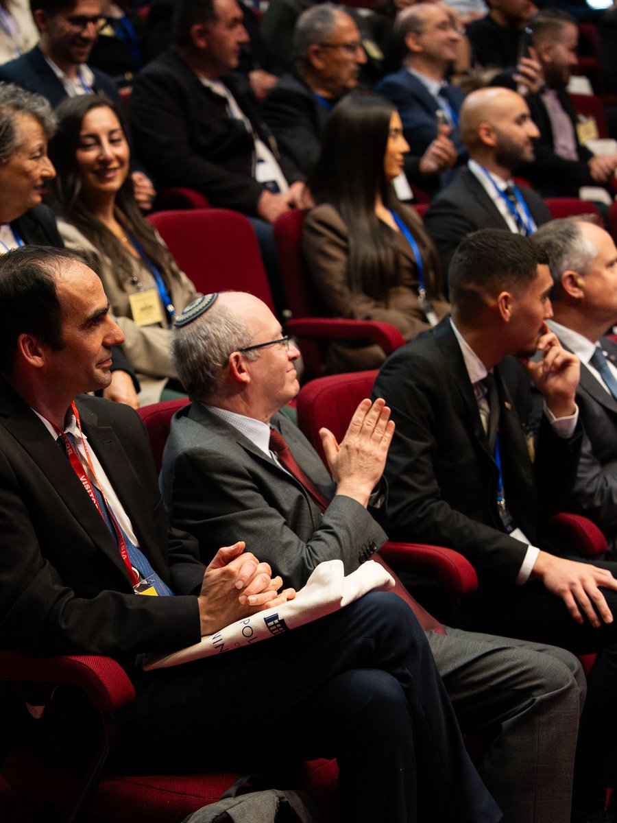 AlboMP's tweet photo. Assyrian Australians have made our country a better place.

It’s a community with a proud place in modern Australia who contribute so much to our nation’s multicultural history. 

And today it was great to meet with community leaders and young Assyrians in Parliament. https://t.co/ImWdRxsJW1