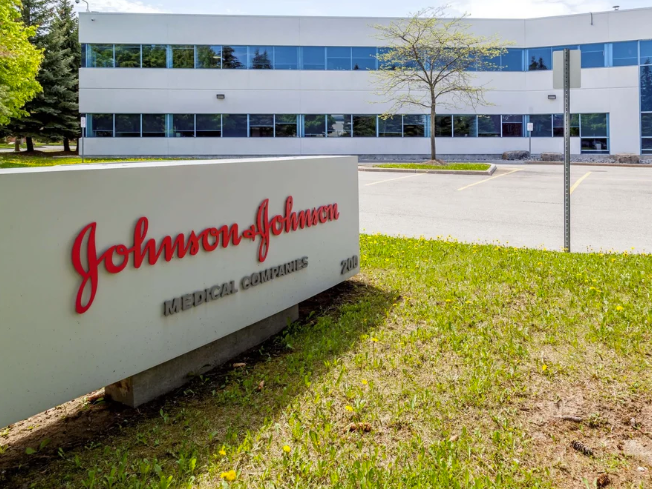 SupplyChainD's tweet photo. @JNJNews has secured a place in @Gartner_inc's 2026 Global Supply Chain Top 25, recognised for building resilience amid disruption. 

As tariffs, trade routes and pressures reshape logistics, resilient supply chains have never been more important.

🔗: https://t.co/jcfcayRtfd https://t.co/W8JC2R8kxw