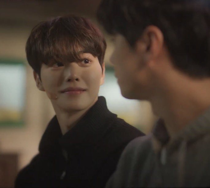 ____7H__'s tweet photo. 시발 옷 바뀐 거 뭐임
대체 폐건물 들어가서 둘이 뭘 했길래
옷이 바뀜 게이 돌았노 https://t.co/PpM4cJSwMP