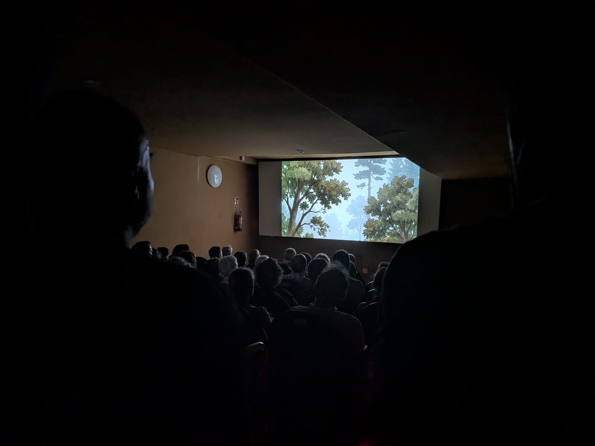 galizasempre's tweet photo. 📽️Onte a sala de cine do Forum Metropolitano da Coruña onde programamos a proxección do documental 1846 Revolución Galega, ficou pequena. 
Habilitouse outra sala para acoller a todas as persoas que se achegaron a velo. A metade do público non puido estar presente no coloquio. (1) https://t.co/O1ec8DKdrB