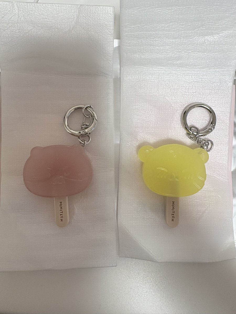 booboosg__'s tweet photo. SEVENTEEN miniteen セブチ ミニティーン ラキドロ icecream ミニキーリング 交換

譲 : ディノ、ホシ

求 : スングァン×1、ドギョム×1

郵送または神戸、大阪での手渡し希望
まとめての方優先のため、返事にお時間頂戴する場合がございます。

お気軽にお声掛けください🙇‍♀️ https://t.co/P1efrfFBkA