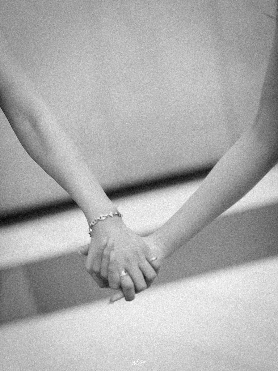 wlwframe's tweet photo. Hold me🦌🐬

#TheViralHitsTKNurLoveMomentAwards
#TKNur #TKphinyanech #nurdesoraya https://t.co/NyayzybjTP