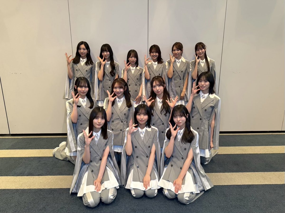 hinatazaka46's tweet photo. 本日7月1日(水)18:30～放送、
フジテレビ「2026FNS歌謡祭 夏」に
#日向坂46 が出演いたします🎤🌻

本日は「クリフハンガー」を披露いたします！爽快感あふれるピアノサウンドが魅力の一曲です🫧皆さんも一緒に、この夏をさらに熱く盛り上げられたら嬉しいです♪
by #大野愛実

https://t.co/I3bduVbP7s

#FNS歌謡祭夏
#日向坂46_クリフハンガー