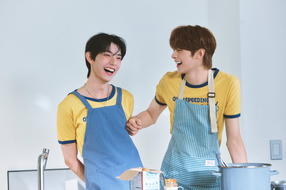 FlareUupdates's tweet photo. 𝖧𝗂𝗀𝗁𝗅𝗂𝗀𝗁𝗍 𝖬𝖾𝖽𝗅𝖾𝗒 𝖡𝖾𝗁𝗂𝗇𝖽 𝖯𝗁𝗈𝗍𝗈 *.˚ ༘♡·
#FLAREU #플레어유
#liyu #최립우
#kangwoojin #강우진 https://t.co/fgGgq43FmJ