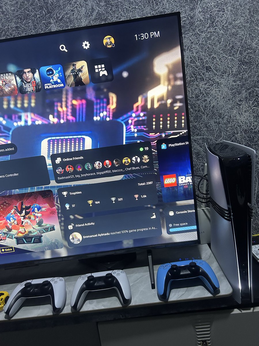 Mothers_Milk99's tweet photo. Rain pouring outside. 🌧️

PS5 Pro. 🎮
50-inch QLED TV. 📺
A table full of snacks. 🍿🥤
Zero plans to leave the house.

This is peak happiness. One of the best feelings ever. 🔥 https://t.co/KM5ZWOXRmi