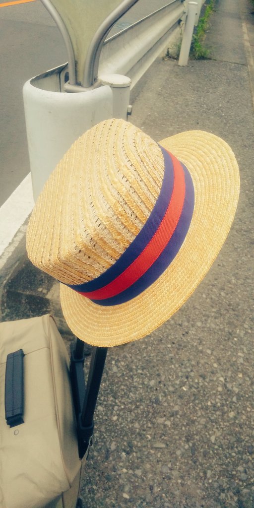 tatami_rakugo's tweet photo. 春日部にある麦わら帽子専門店田中帽子店に行って参りました！
東武のせんげん台駅からさらにバスで15分という中々の立地ながら朝からお客さんでいっぱい！
さらにTV撮影も入っておりました！
色んな帽子に目移りしながらお目当てのカンカン帽をゲット！
これで今年の夏も乗り切れます👒 https://t.co/DIcoXwu1es