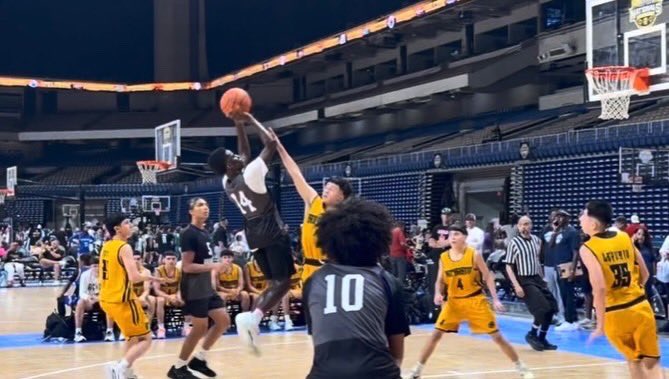 jaywillgopro's tweet photo. JAY WILLIAMS | PG | 2030 | Saint Mary’s Hall | 3.5 GPA | San Antonio, TX | 5’11 | 162 lbs | 
Summer update @Tabchoops #barons #fyp @SMH_Barons  @Road2Natls #officiallyjaywill @GASOLyndon @GASOBlue @AlamoCityHoops1 @TexasHoopsGASO @mtimminshoops https://t.co/PtWyBjonDi