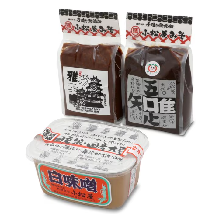 hyogossimo's tweet photo. 姫路の素材で仕込む、手造り味噌🫘

姫路産の米と大豆、家島町の天然塩を使った味噌など、原材料にこだわった天然醸造の味噌セット。
明治10年創業の小松屋が、昔ながらのせいろ麹で丁寧に仕込みました。
唯みそ・雅みそ・白みその3種入り。

五代目四代目仕込み　味噌セット
https://t.co/icmz1SBQix https://t.co/HiGJeHr4pt