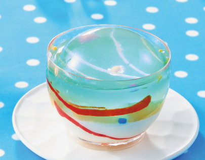 livedoornews's tweet photo. 【夏限定】ユニバの新作「りんご飴」と「水風船」スイーツが可愛すぎるhttps://t.co/ZeoVGAgOPr

本物のりんご飴のような見た目の「りんごのムース」や、水風船をイメージした「ピーチゼリー＆レアチーズムース」。見た目も味も夏にぴったりな新作グルメの実食レビューです。 https://t.co/swoC2BKeN8