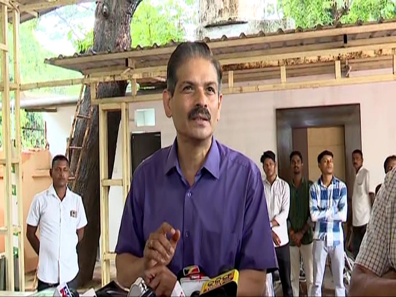 otvkhabar's tweet photo. #ଅକ୍ଟୋବର_ସୁଦ୍ଧା_SI_ପରୀକ୍ଷା- #OUSSSC
-ଚଳିତ ବର୍ଷ ଅକ୍ଟୋବର ସୁଦ୍ଧା ଶେଷ ହେବ SI ପରୀକ୍ଷା
-ସୂଚନା ଦେଲେ OUSSSC ଅଧ୍ୟକ୍ଷ ରଶ୍ମି ରଞ୍ଜନ ସ୍ୱାଇଁ
-ପ୍ରଶ୍ନପତ୍ର ଲିକ୍ ପାଇଁ ବଞ୍ଚିତ ଛାତ୍ରଛାତ୍ରୀ ପରୀକ୍ଷା ଦେଇପାରିବେ
-ବୟସ ଗଡ଼ି ଯାଇଥିଲେ ବି ପରୀକ୍ଷା ଦେଇ ପାରିବେ
-ଆବେଦନକାରୀଙ୍କ ସଂଖ୍ୟାରେ ମଧ୍ୟ ପରିବର୍ତ୍ତନ ହେବନି
-ପରୀକ୍ଷା ପାଟର୍ଣ୍ଣ, ସିଲାବସ୍ରେ କୌଣସି ପ୍ରକାର ପରିବର୍ତ୍ତନ ହେବନି
-ତ୍ରୁଟିଶୂନ୍ୟ ପରୀକ୍ଷା କରିବା ପାଇଁ ସରକାର ପ୍ରତିଶ୍ରୁତିବଦ୍ଧ
#SIExam2026 #OUSSSC #ReExamForStudents #OTV