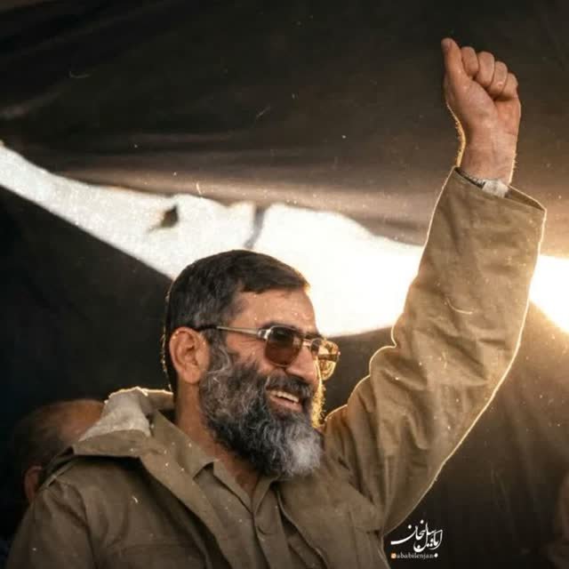 _YARHA_'s tweet photo. با مشت گره کرده‌ی خود رفت به معراج
با شمر زمان یکسره کوتاه نیامد..
#پدر_امت
#باید_برخاست https://t.co/surgAMqcd4