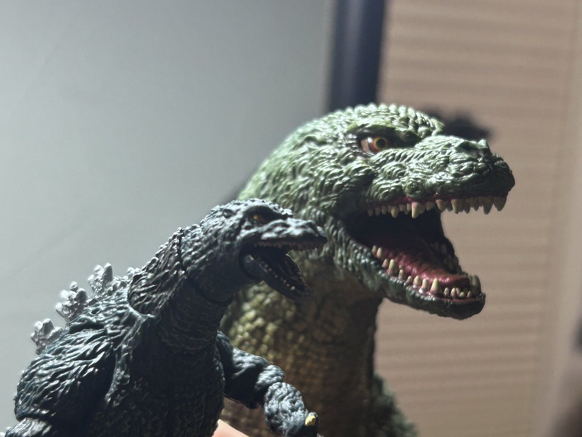 GedziGodzi's tweet photo. 【s.h.monsterartsゴジラJr. &amp; デストロイア】　エヴォリューションセット

眼福です！！！！！
揃うと一段と美しい... https://t.co/6ECJXQEyru