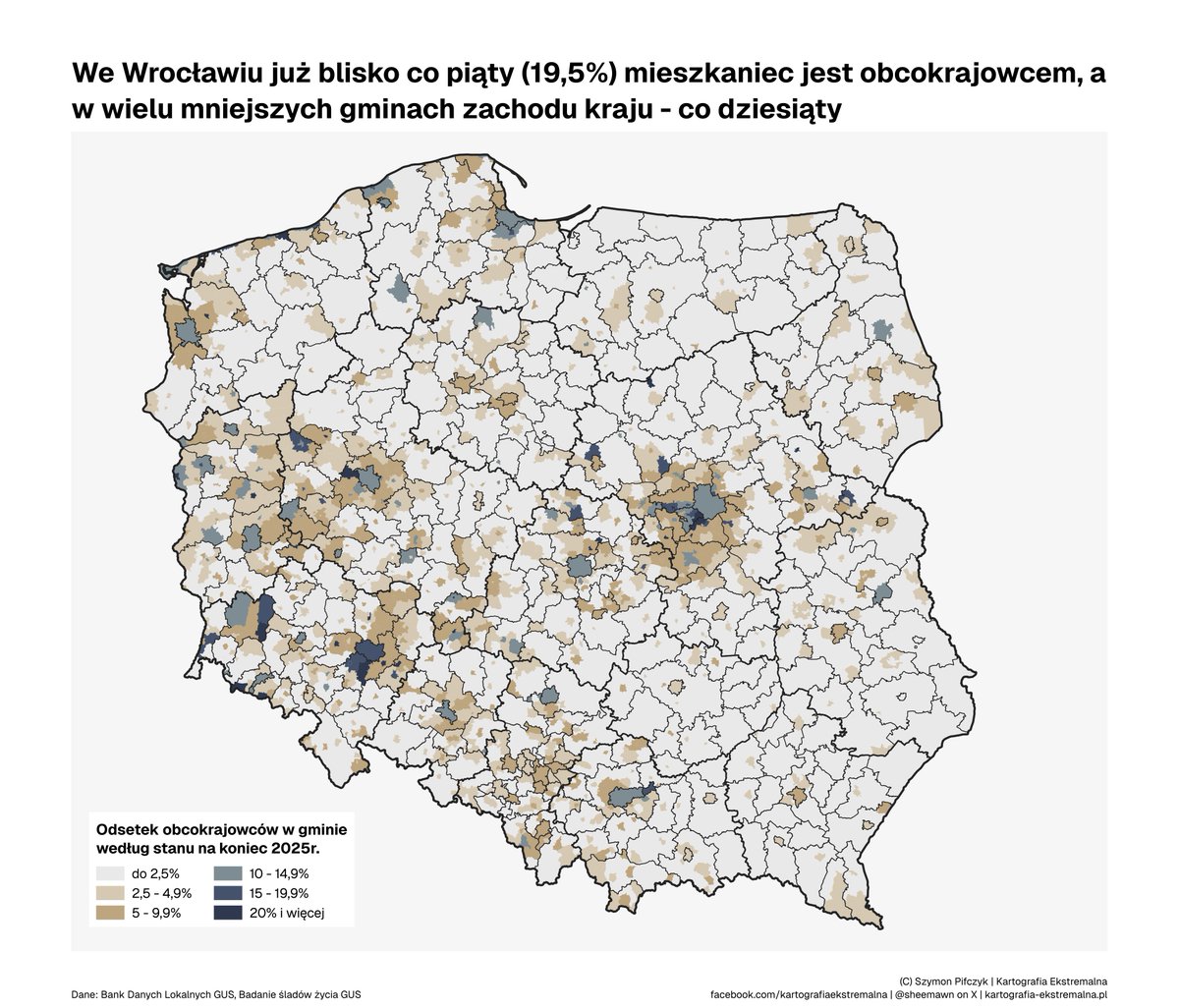sheemawn's tweet photo. Według nowego badania GUS: 
1. Realnie w Polsce mieszka 38,86 mln osób, o 1,5 mln więcej niż oficjalnie. Jest 2,3 mln cudzoziemców, za to około 800 tys. oficjalnie mieszkających w Polsce Polaków mieszka za granicą. 
2. Od zeszłego roku przybyło 24 tys. osób, z czego Polaków ubyło 190 tys., zaś obcokrajowców przybyło 214 tys. 
3. W Mikstacie w Wielkopolsce ponad połowa mieszkańców to cudzoziemcy (to pewnie akurat przesada). Z większych miast wyróżnia się Wrocław - 19,6% to cudzoziemcy. 
4. Ogółem imigranci stanowią zauważalny odsetek mieszkańców w zachodniej Polsce oraz w okolicach Łodzi i Warszawy. W dolnośląskim - prawie 10%. Najmniej w podkarpackim i świętokrzyskim, po 2%. 
5. Wszystkie województwa poza podkarpackim mają więcej mieszkańców niż oficjalnie (opolskie o włos: 123 extra mieszkańców), najwięcej lubuskie i dolnośląskie - ponad 7,5%. 
6. Wszystkie większe aglomeracje (także GZM i Łódź) mają więcej mieszkańców niż oficjalnie. Ogółem z miast ponad 100 tys. mieszkańców tylko Zabrze ma mniej mieszkańców niż oficjalnie (o 1188). 

Większy wpis będzie na blogu :)