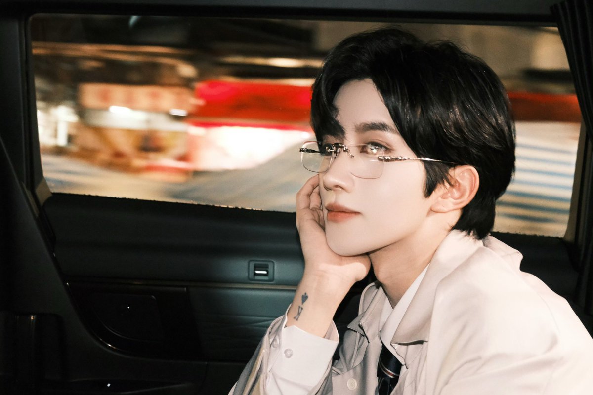 0rangeFair's tweet photo. 260701 weibo

Moment 🧩🧩

#EliotHuang #HuangXing #黄星 #XingQiu #XYQQJ https://t.co/vuONAHKDU4