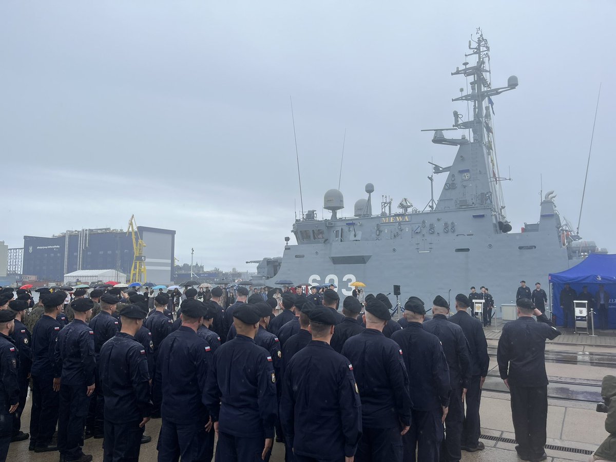 raf_kaminski's tweet photo. Dziś ORP Mewa wyrusza na misję w ramach SNMCMG-1. To będzie ważny test, jako że to pierwszy z niszczycieli min typu Kormoran II, który będzie tak pełnił służbę.
@MarWojRP #ORPMewa #NATO https://t.co/BmNdrQEEiC