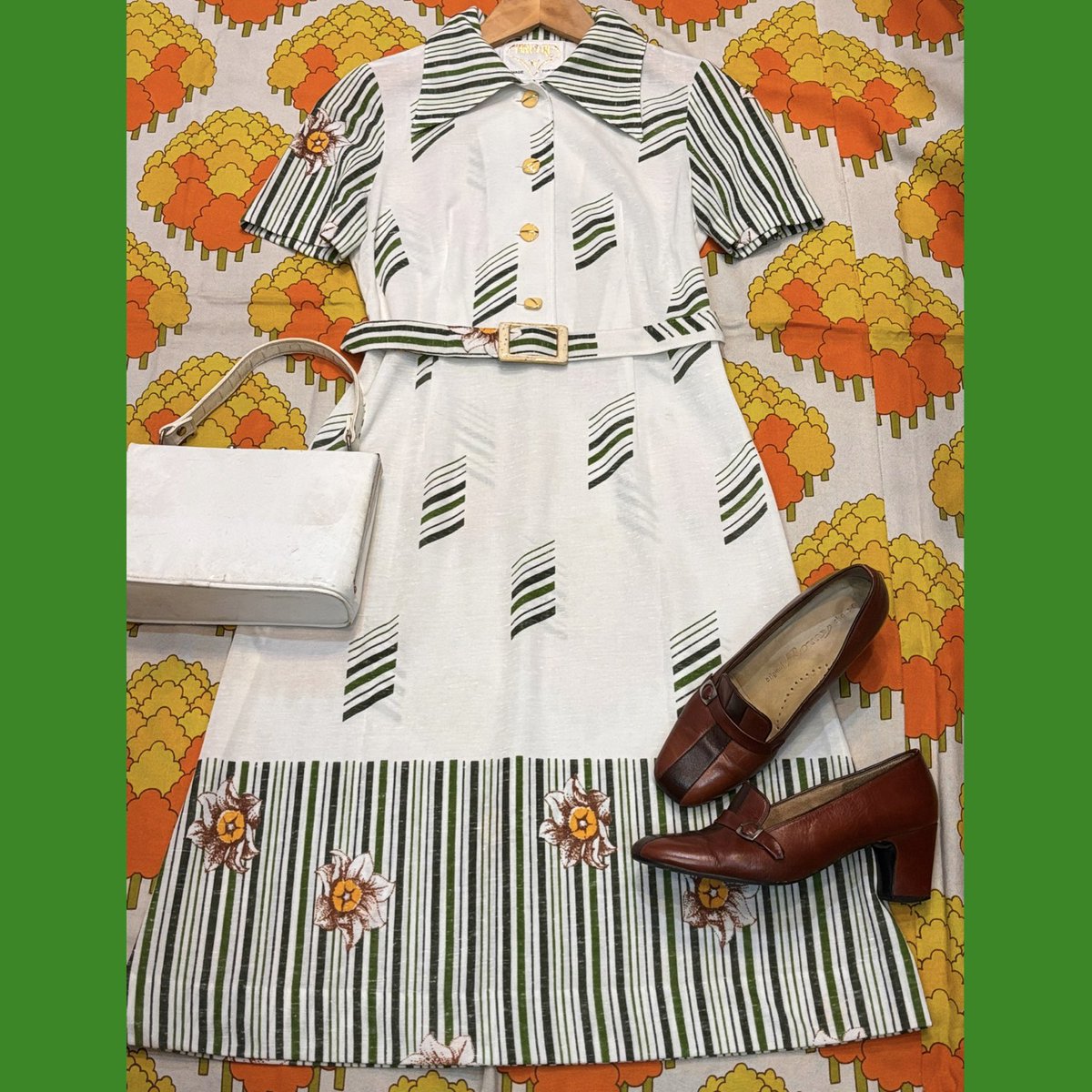 ◎通販可能◎ 🌿70's onepiece🌿 *ピオーレ* お色味はホワイトです