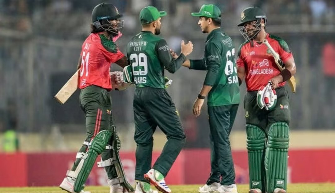 atharcricket752's tweet photo. پی سی بی کی بنگلہ دیش سے محبت کی کہانی جاری

پاکستان کرکٹ ٹیم 2027 میں پانچ ون ڈے میچوں کی سیریز کے لیے بنگلہ دیش کا دورہ کرے گی۔

لگتا ہے پی سی بی کو بار بار بنگلہ دیش جا کر ذلیل ہونے کا شوق ہو گیا ہے۔ 
 
امید ہے اس بار ٹیم ماضی کی غلطیوں سے سبق سیکھ کر بہتر کارکردگی دکھائے گی https://t.co/68P8y9KRuT