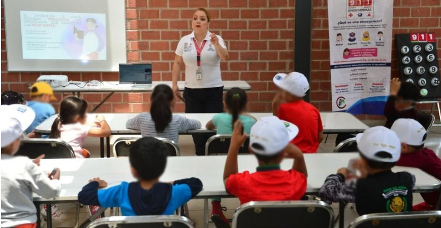 elheraldoedomex's tweet photo. #TeInteresa | ¿Sin planes para vacaciones? Lanzan curso de verano donde los niños aprenderán seguridad, prevención y rescate 🧯🚒
https://t.co/petx407X2R https://t.co/j9yOJpD9s5