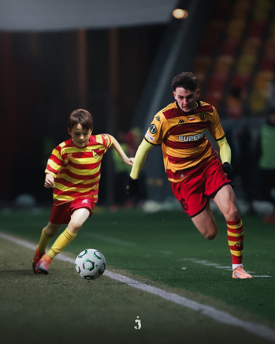 Jagiellonia1920's tweet photo. Od małego💛 https://t.co/nL17ES23CZ