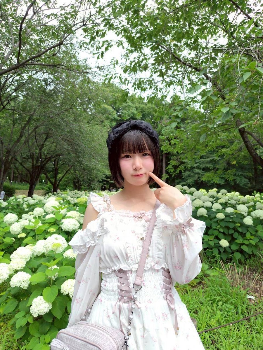 lv_hime71's tweet photo. 高一ミスコンの三次審査がスタートしました‼️この投稿のリポスト数が多いとファイナルに行ける可能性が高くなるので、皆さん是非リポストお願いします꒰ᐢɞ̴̶̷ ·̫ ɞ̴̶̷ᐢ꒱♡
モデルプレスさんでのページ閲覧数も審査に関わってるので沢山見てね︎🌟 https://t.co/ee7f6XM8IQ
 #高一ミスコン   #量産型 https://t.co/IdxGUpYkrd